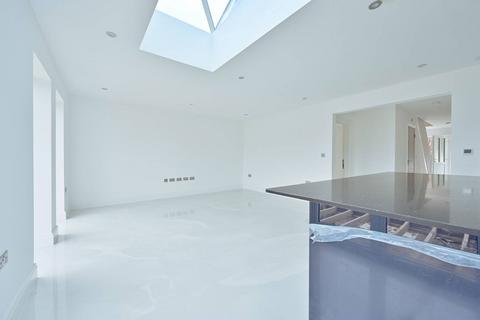5 bedroom detached house to rent, Hempstead Road, Kings Langley, WD4, Hemel Hempstead, Kings Langley, WD4