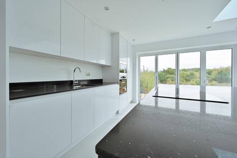 5 bedroom detached house to rent, Hempstead Road, Kings Langley, WD4, Hemel Hempstead, Kings Langley, WD4