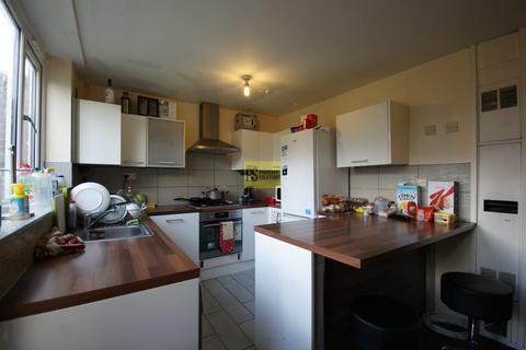 3 bedroom terraced house to rent, Umberslade Road, Birmingham B29