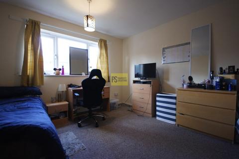 3 bedroom terraced house to rent, Umberslade Road, Birmingham B29