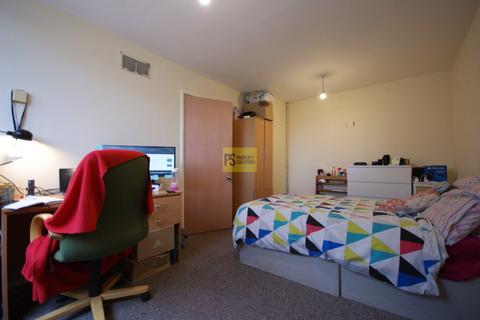 3 bedroom terraced house to rent, Umberslade Road, Birmingham B29