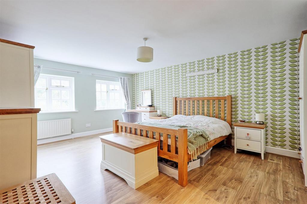IMG 7098 099 100 easy HDR-interior3.jpg