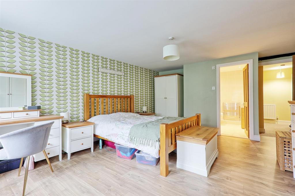 IMG 7101 2 3 easy HDR-interior3.jpg