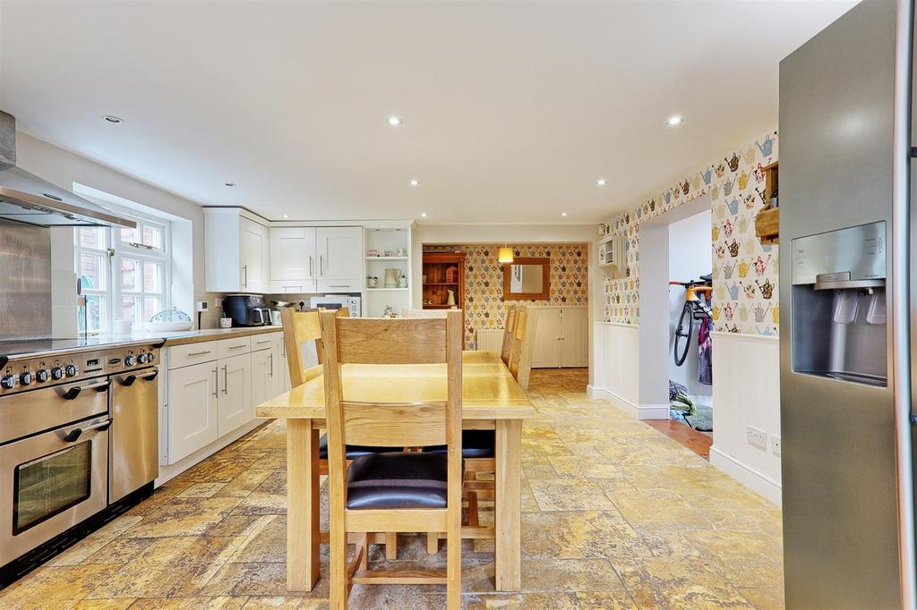 IMG 7053 4 5 easy HDR-interior3.jpg