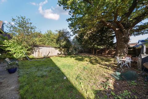 3 bedroom apartment for sale, Grove Park Road, Eltham