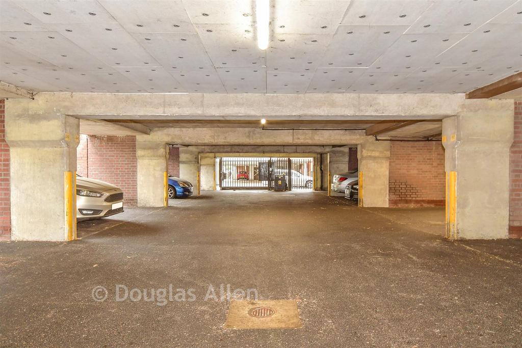 Driveway/Parking