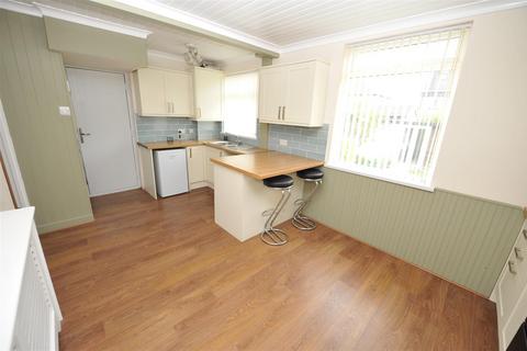 61 Leeds Road, Eccleshill, Bradford, BD2 3BA