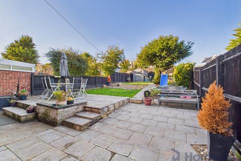 3 bedroom semi-detached house for sale, Coombe Drive, Sittingbourne, Kent, ME10 3BY