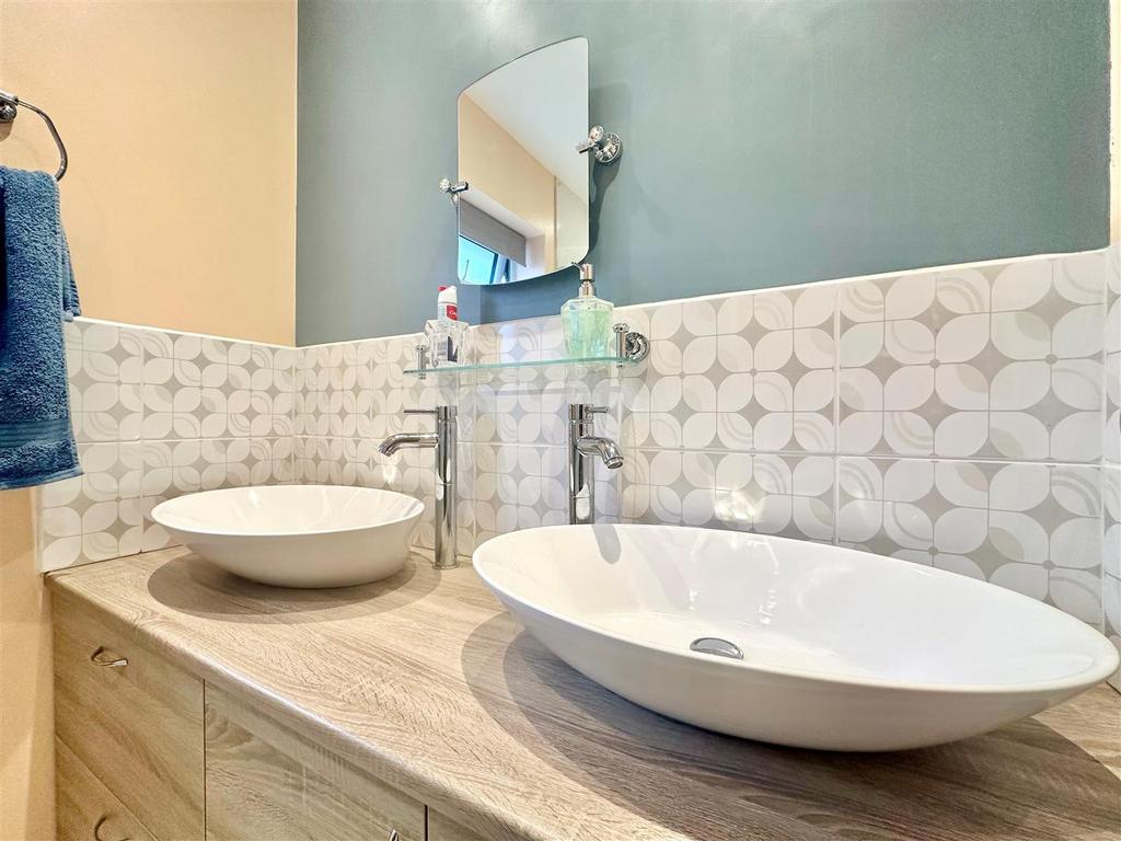Ensuite Sink.jpg