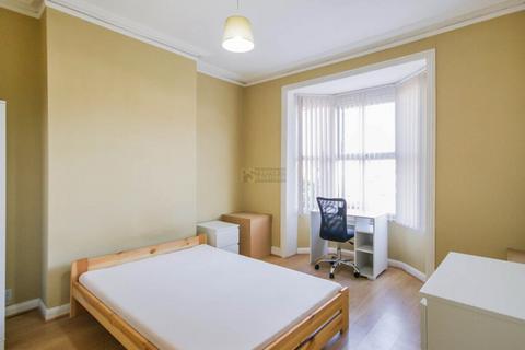5 bedroom terraced house to rent, Harborne Lane, Birmingham B29
