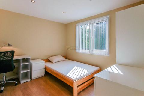 5 bedroom terraced house to rent, Harborne Lane, Birmingham B29