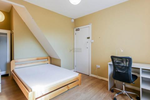 5 bedroom terraced house to rent, Harborne Lane, Birmingham B29