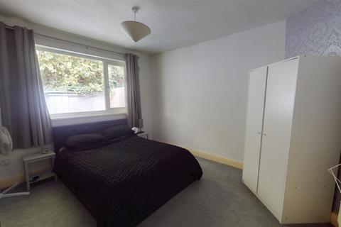52 Baildon Road, Baildon, Shipley, BD17 6AG