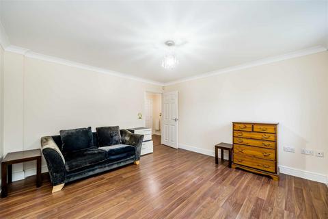 1 bedroom property for sale, Churchill Court, Roxeth Green Avenue Harrow, HA2 8BA