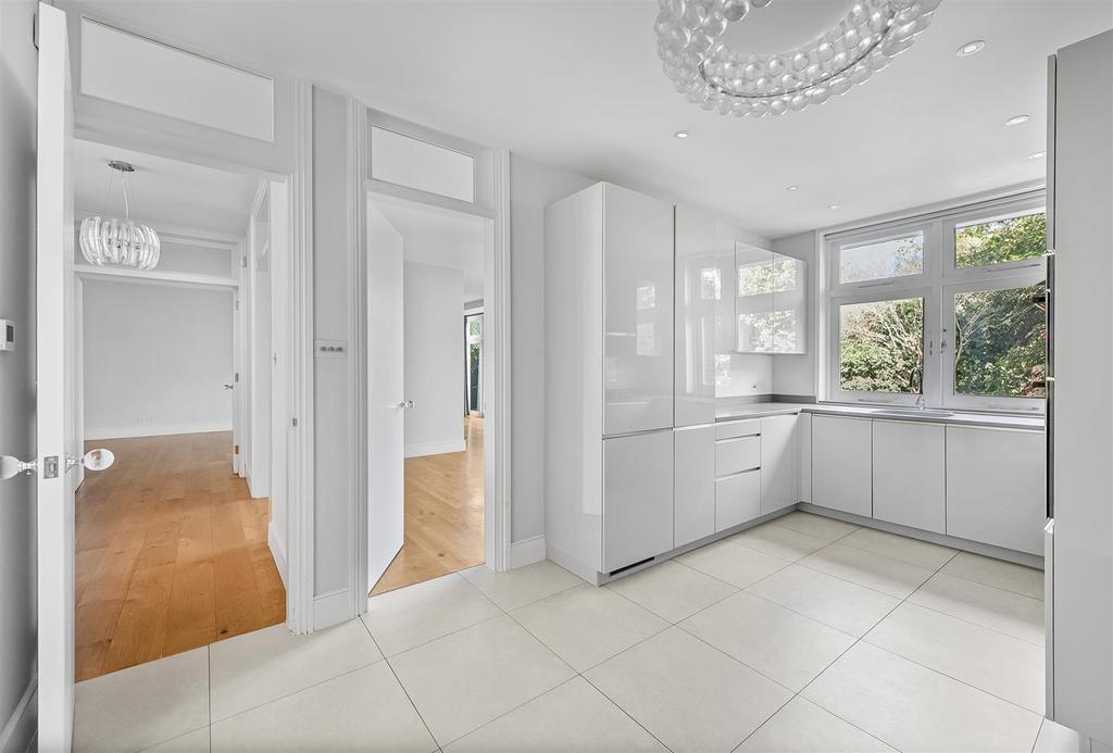 Kitchen1.jpg