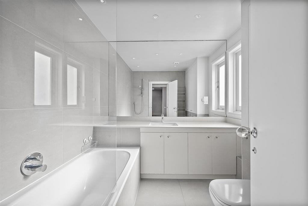 Bathroom1 (2).jpg