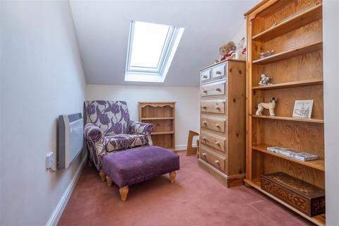 2 bedroom retirement property for sale, Eastfield Road, Brentwood