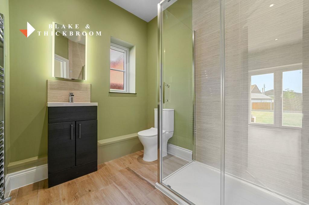 En suite shower