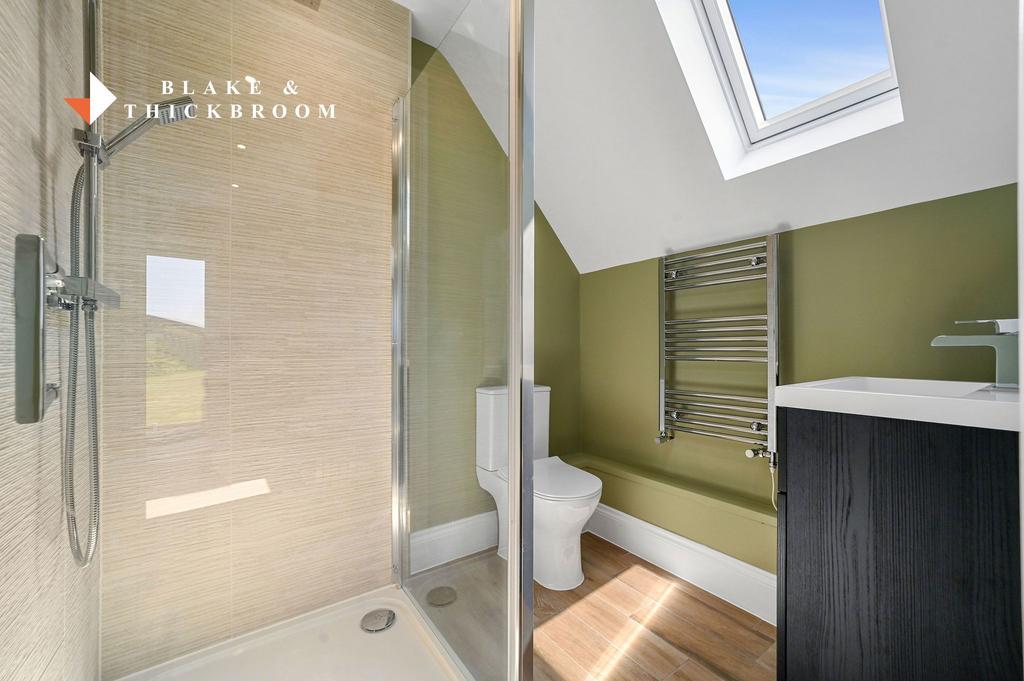En suite shower
