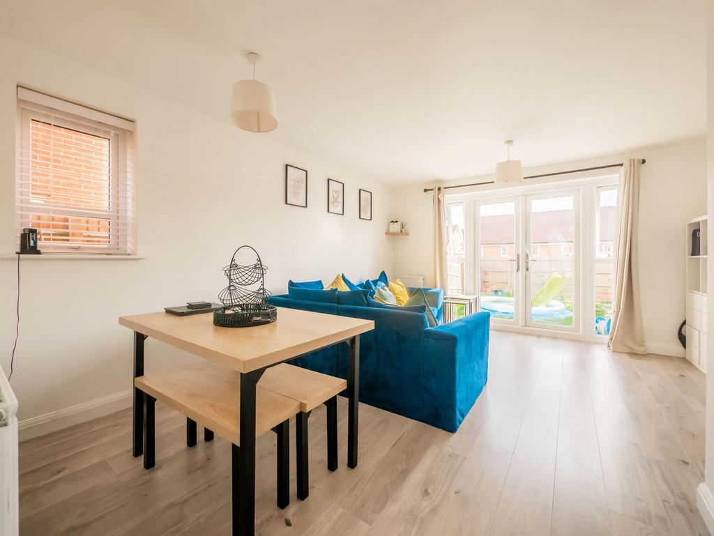 Lounge/Dining Room