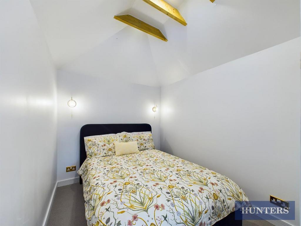 CAM03407 G0-PR0176-STILL021.jpg