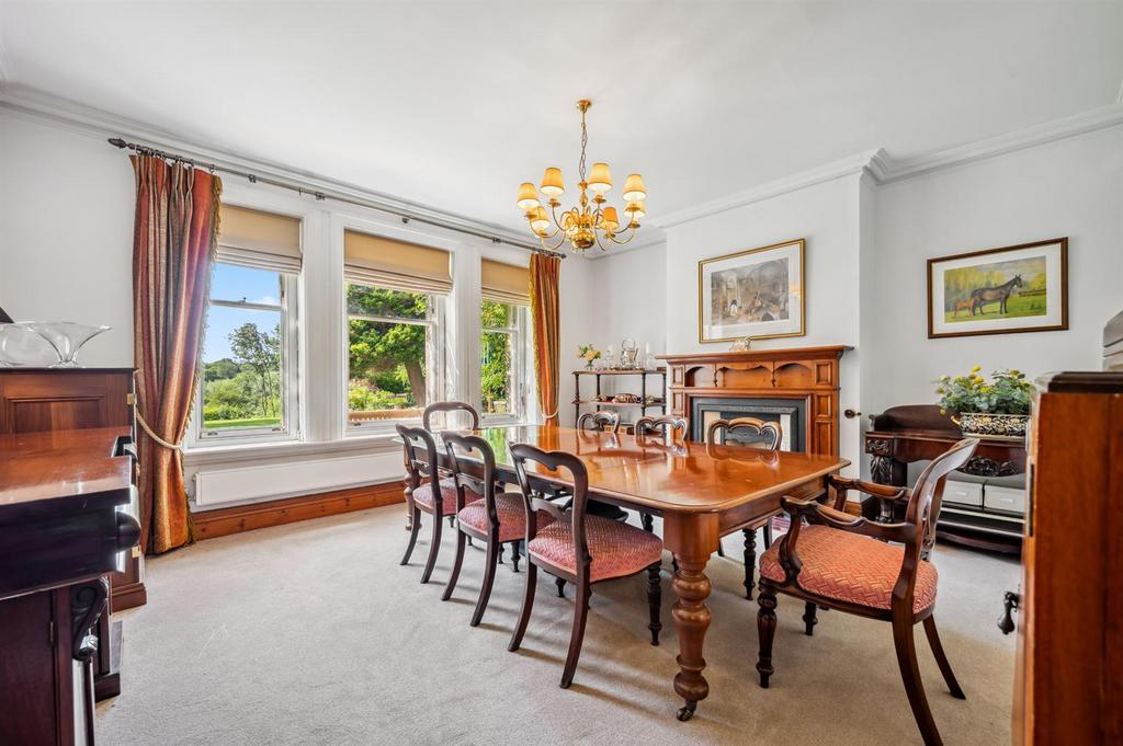 Dining Room.jpg