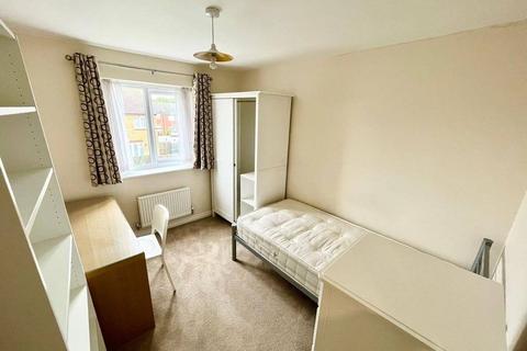 4 bedroom terraced house to rent, 1 Elm Walk, CV4 8NB