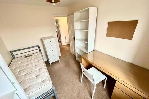 4 bedroom terraced house to rent, 1 Elm Walk, CV4 8NB