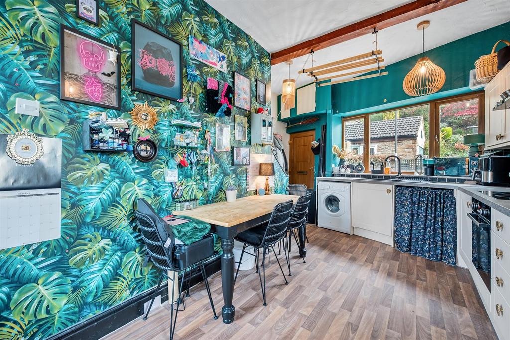 Kitchen-Diner to front window.jpg