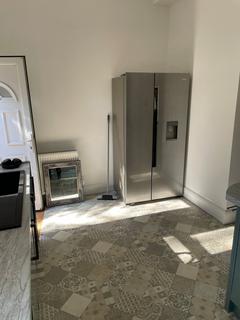 1 bedroom terraced house to rent, 15 Moss Street, Newsome, Huddersfield, HD4