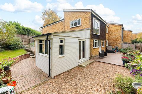 5 bedroom link detached house for sale, The Chase, Welwyn