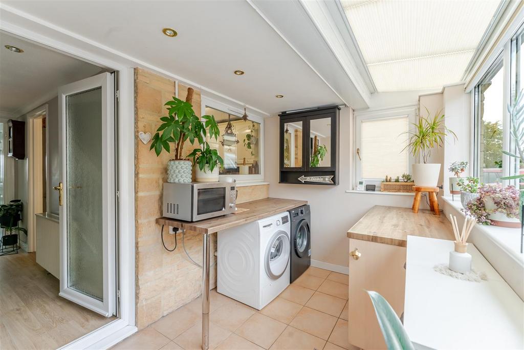 5 Church Court, Church Road, Redhill BS40 5 SG 23.j