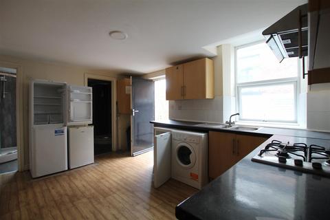 6 bedroom house to rent, Brighton Grove, Newcastle Upon Tyne NE4