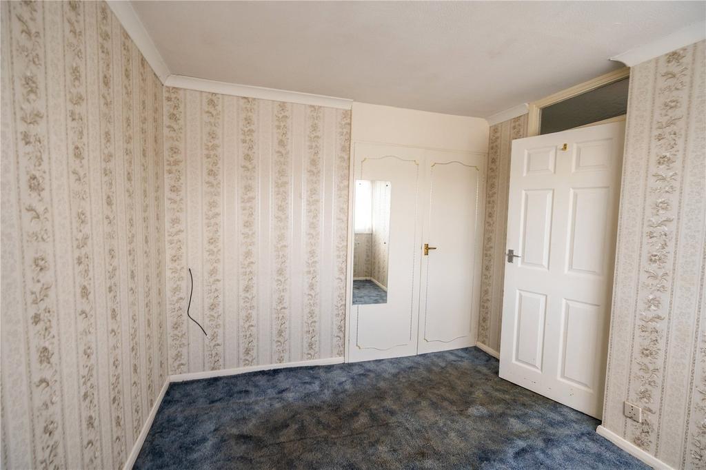 Bedroom 1 (2)