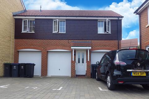 2 bedroom house to rent, Cleveland Road, Swindon SN5