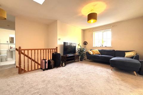2 bedroom house to rent, Cleveland Road, Swindon SN5