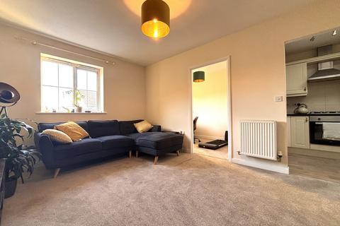 2 bedroom house to rent, Cleveland Road, Swindon SN5