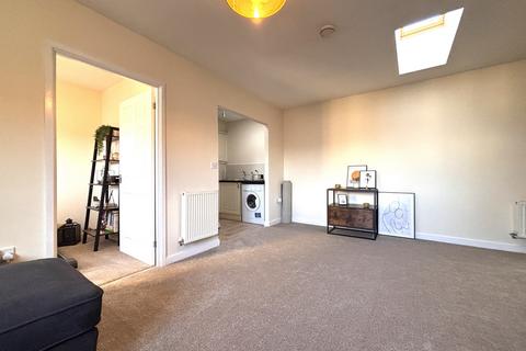 2 bedroom house to rent, Cleveland Road, Swindon SN5