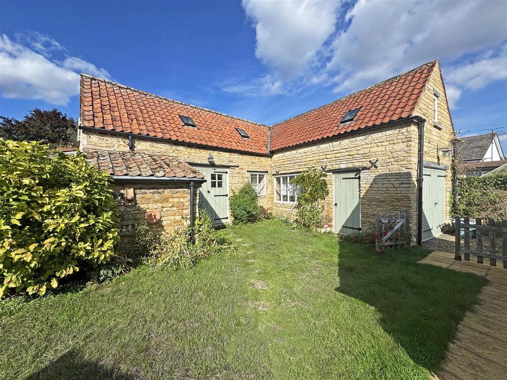 Barn - Workshop &amp; Hobby Rooms