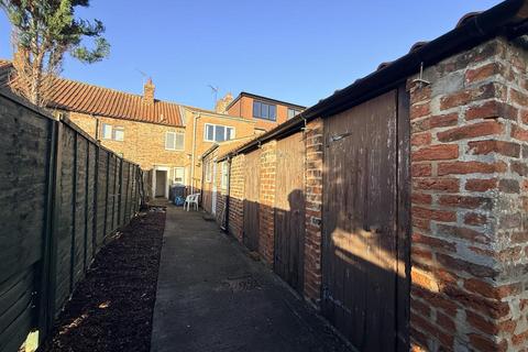 2 bedroom terraced house to rent, Uppleby, Easingwold, York