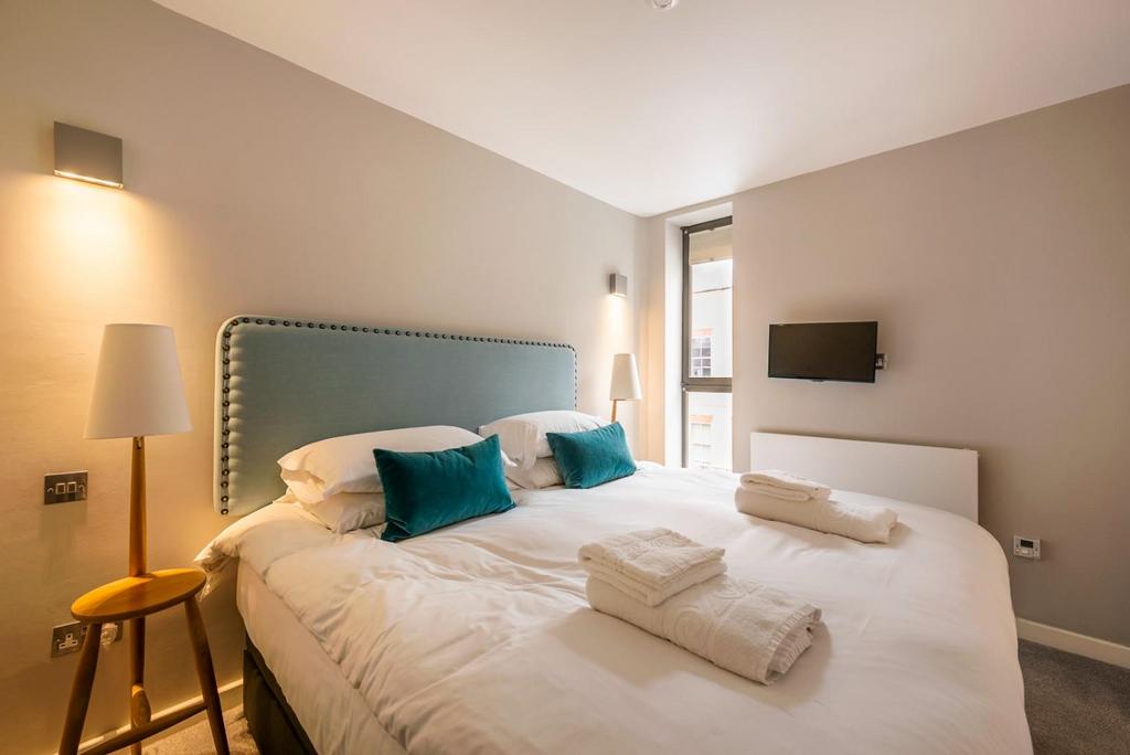 Bedroom (1).jpg