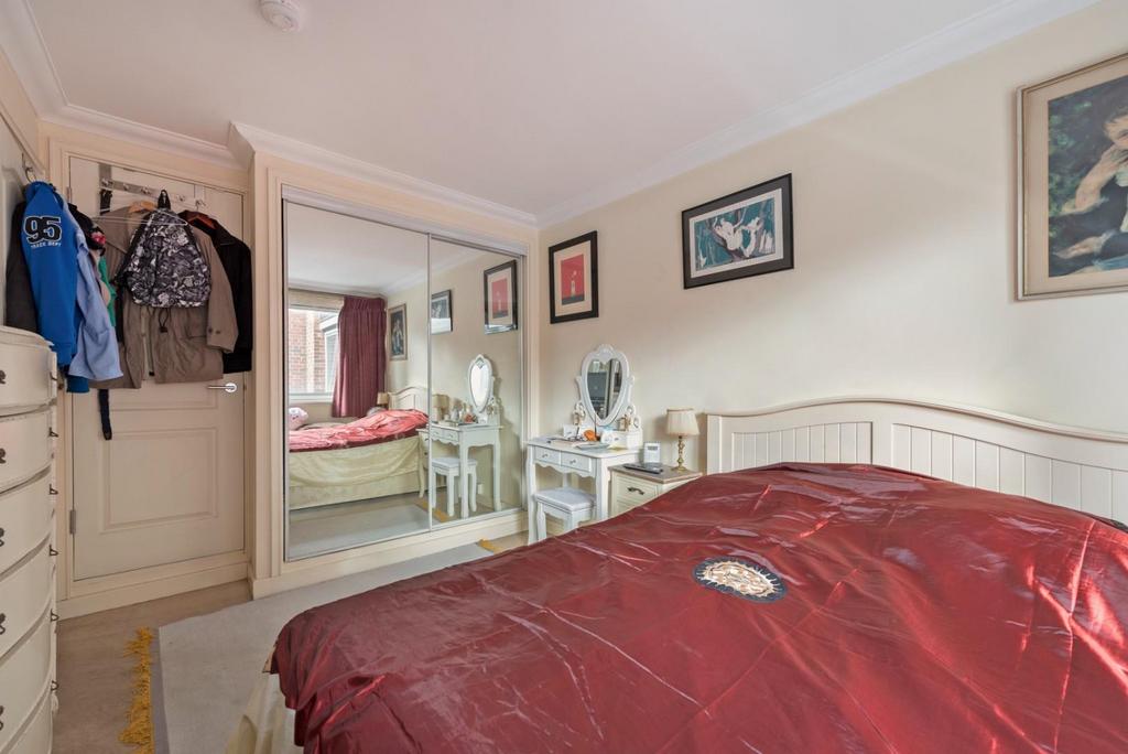 Bedroom (1).jpg