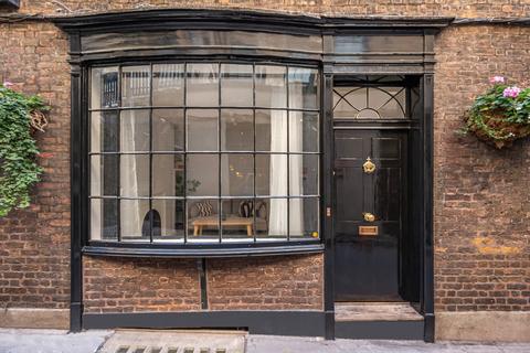 2 bedroom house for sale, Goodwins Court, London WC2N