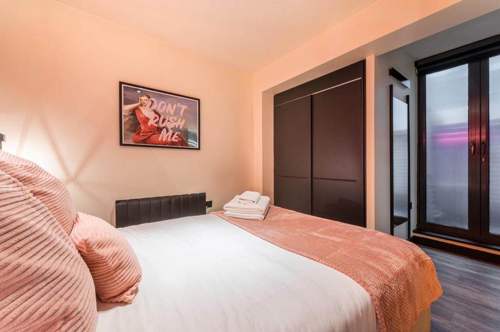 Bedroom(10).jpg