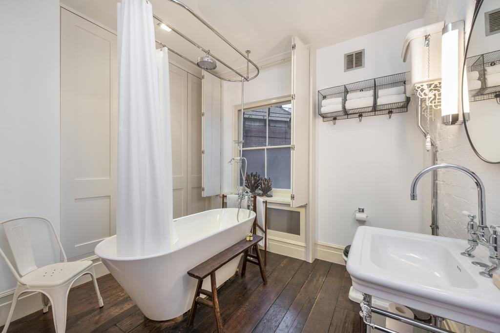 Bathroom (4).jpg
