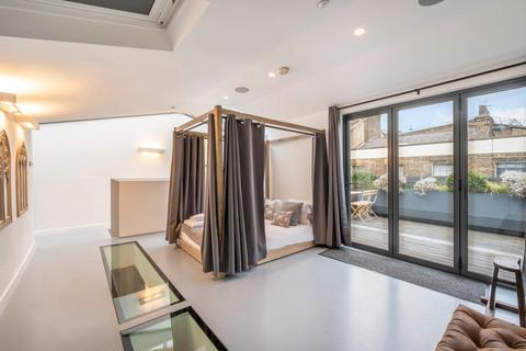 3 bedroom terraced house to rent, Park Street, London SE1
