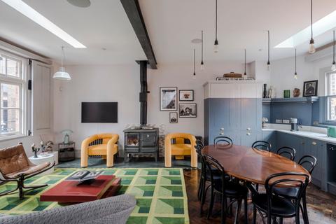 4 bedroom terraced house to rent, Park Street, London SE1
