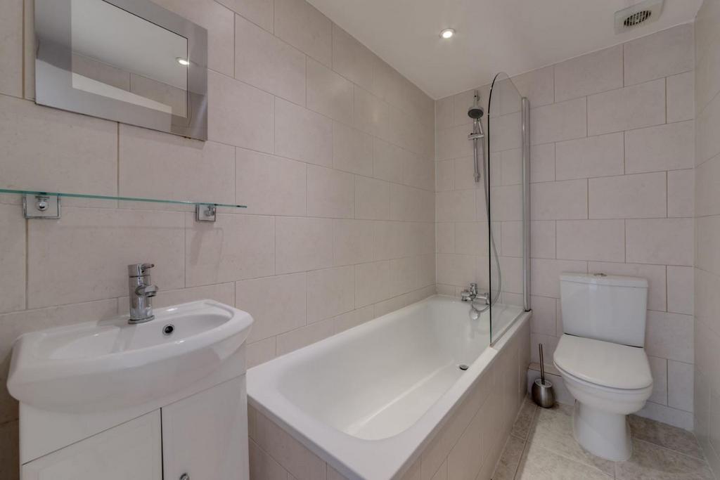BATHROOM 1.jpg