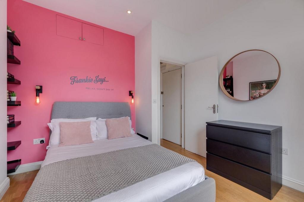 BEDROOM 1 d.jpg