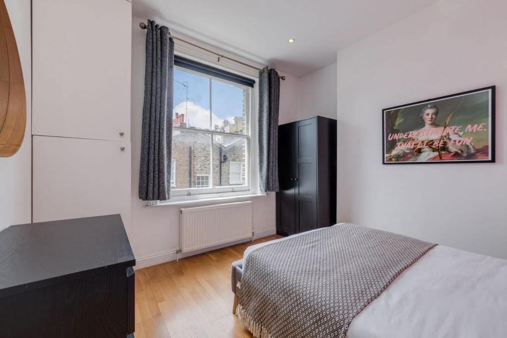 BEDROOM 1 a.jpg